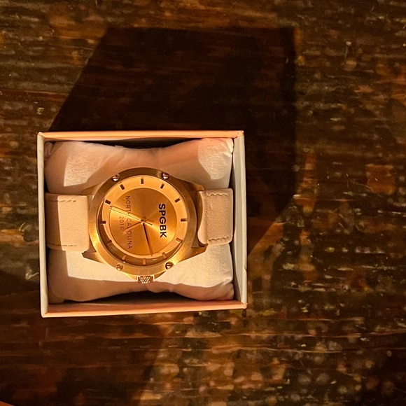 🌟Stunning Rose Gold SPGBK NORTH CAROLINA 2016 Elizabeth Leather Strap Watch! 🌟 - Picture 4 of 4